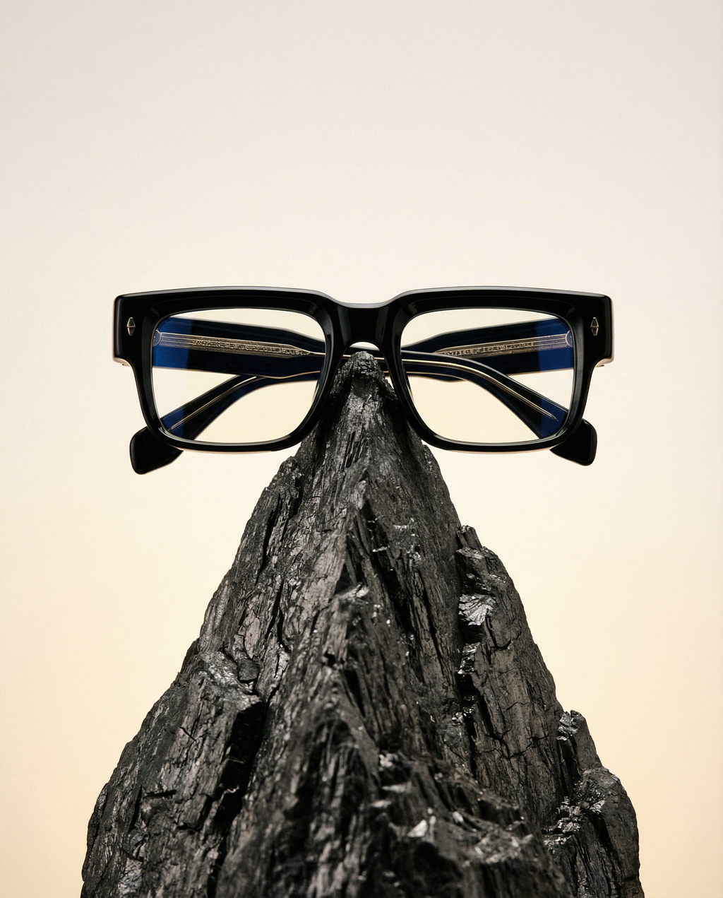 HILLS black with transparent glass